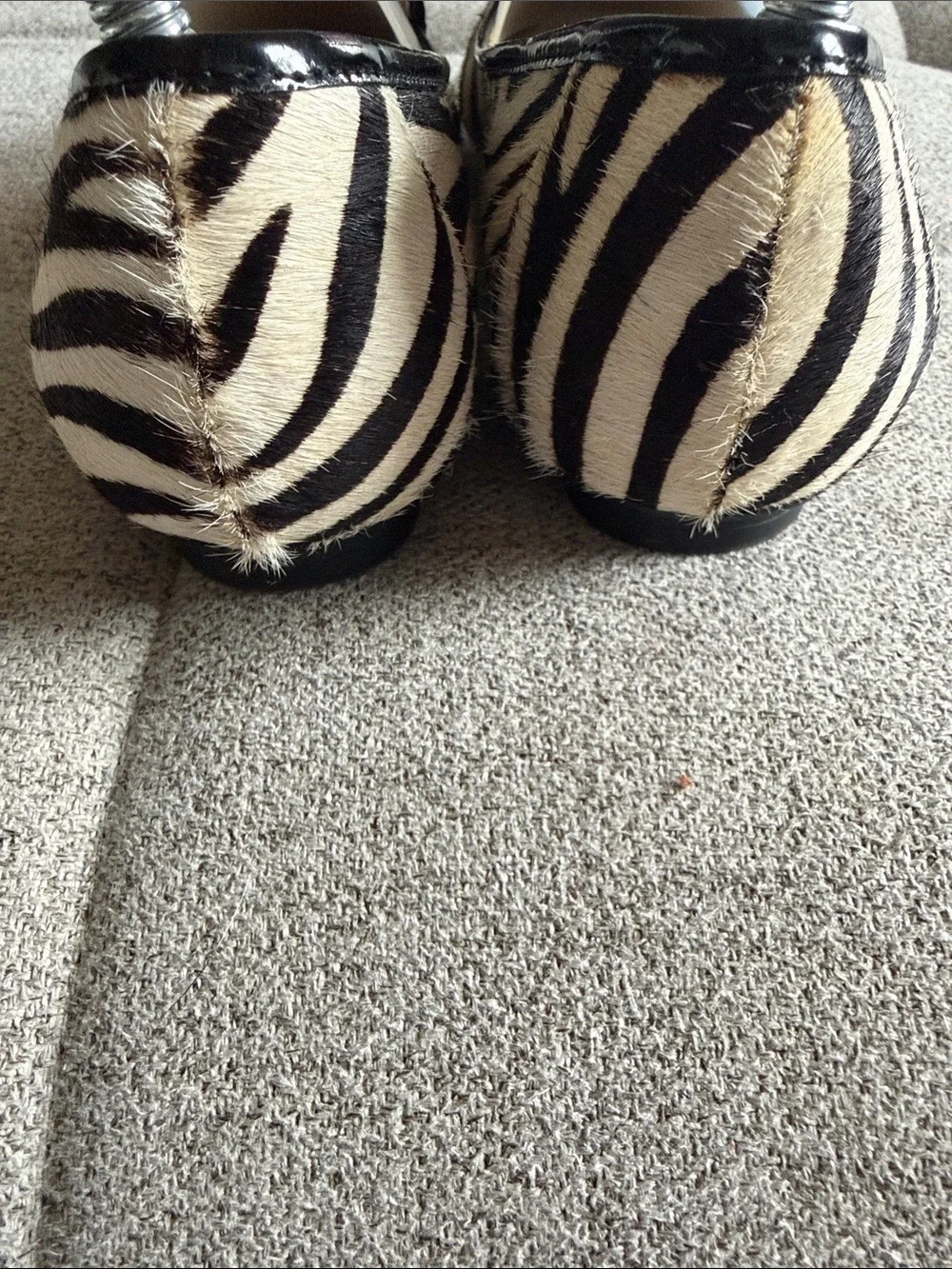 Ellen Tracy Zebra Print Cow Hair Ballet Flats Loafers Black White Bow Size 7